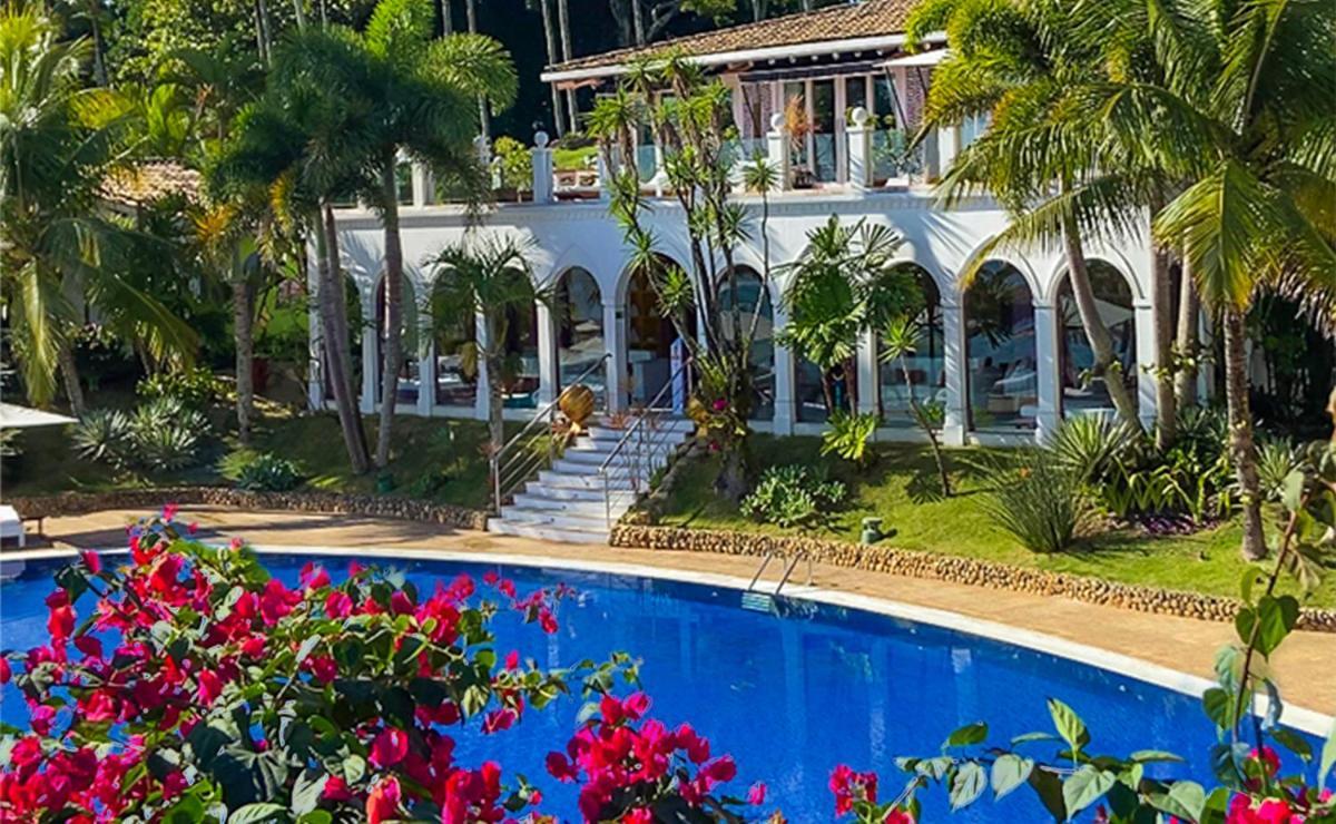 Dpny Beach Hotel & Spa Ilhabela Kültér fotó The hotel's main building